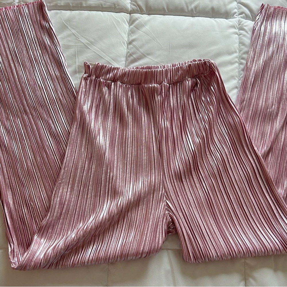 Boohoo Pink Pleated Pants